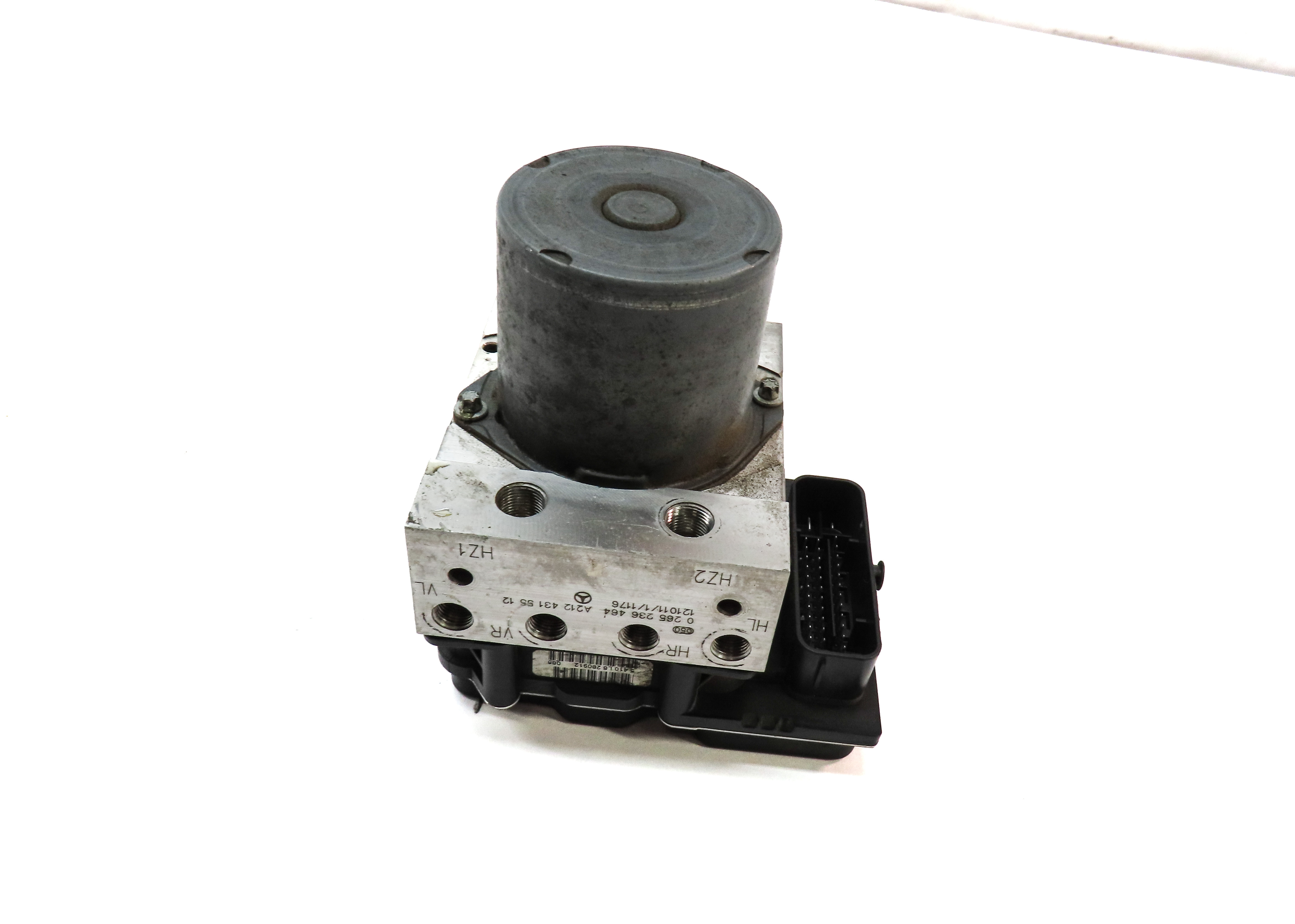 2013 MERCEDES E300 E350 E550 (W212) - 2014 CLS550 (W218) BRAKE PUMP w/ MODULE — exact item pictured